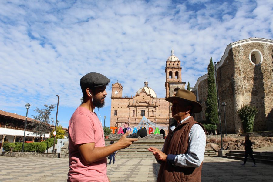 Iván Serrano Jauregui, en entrevista con el cronista de Tapalpa_2. Fotografía_ Juan José Ríos.JPG (1)